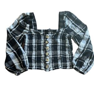 American Eagle shirred crop top size small balloon sleeves buttons down front